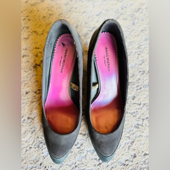 Isaac Mizrahi Gray Heels 9.5 - Picture 2 of 5